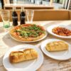 2 Pizzas o 2 Pastas a elegir de toda la carta + 2 Panes con ajo + 2 Bebidas en Holiday World