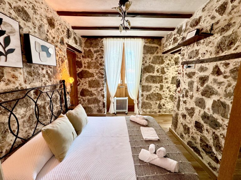 Estancia de 2 Noches para 2 personas + Pack de bienvenida + Late check-out (Salida a las 18:00)