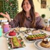 Completo Desayuno para 2 con 2 Bebidas + 2 Tostas XL + 2 Galletas Rellenas + 2 Porciones de Tarta