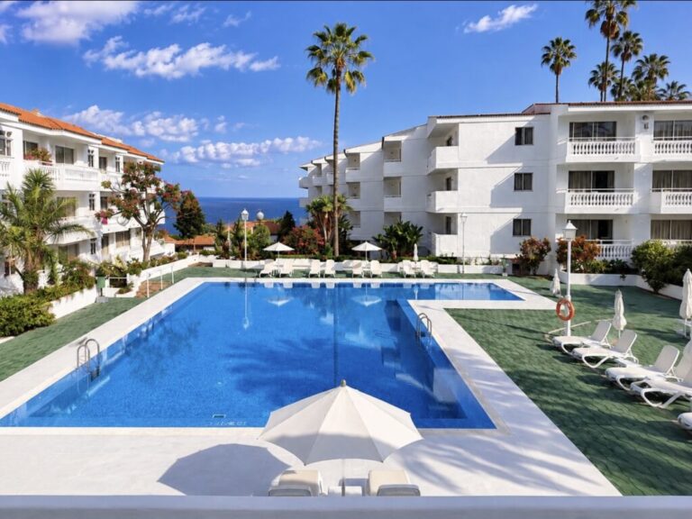 Estancia para 2 personas de 1 Noche + Desayuno Buffet + Piscina Climatizada en Hotel Route Active